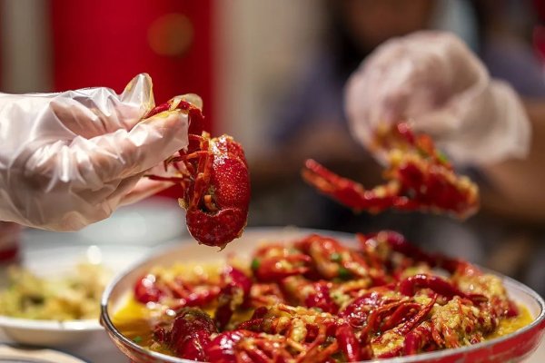 融凯配资 “睡前吃夜宵”和“饿肚子睡觉”，哪个危害更大？