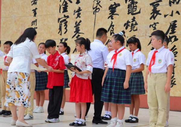 贵丰配资 天河车陂27名“小小法律明白人”持证“上岗”