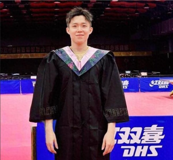 迎客松配资 期待王楚钦的上学日常 奥运冠军成北大新生